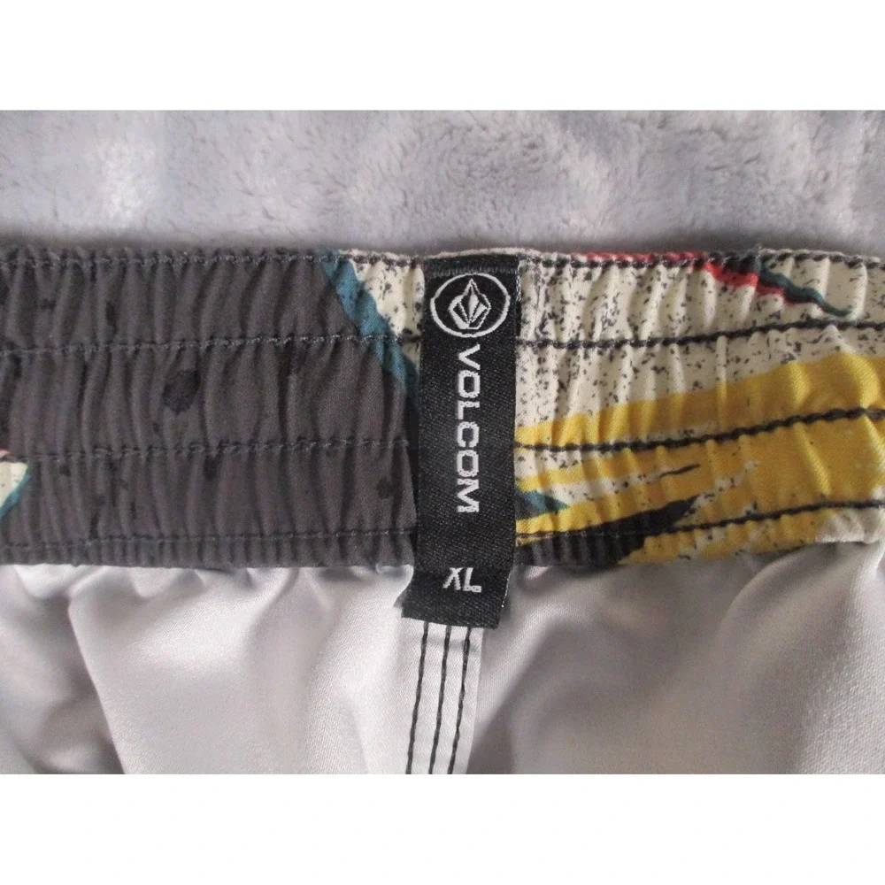 Volcom Board Swim shorts Men XL Elastic‎ Waist Draw Sting Pockets Black Floral